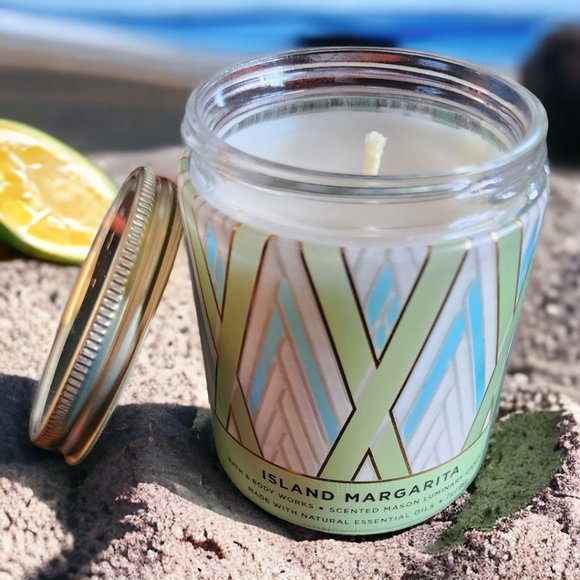 BATH & BODY WORKS "Island Margarita" 7oz Candle - Picture 1 of 5